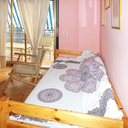 Charming In With Sea View - 80 M² アパート ジャルディーニ・ナクソス